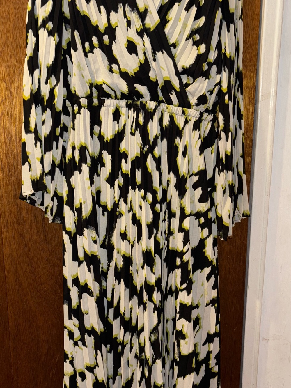Black and White Print Long Sleeve Wrap Dress